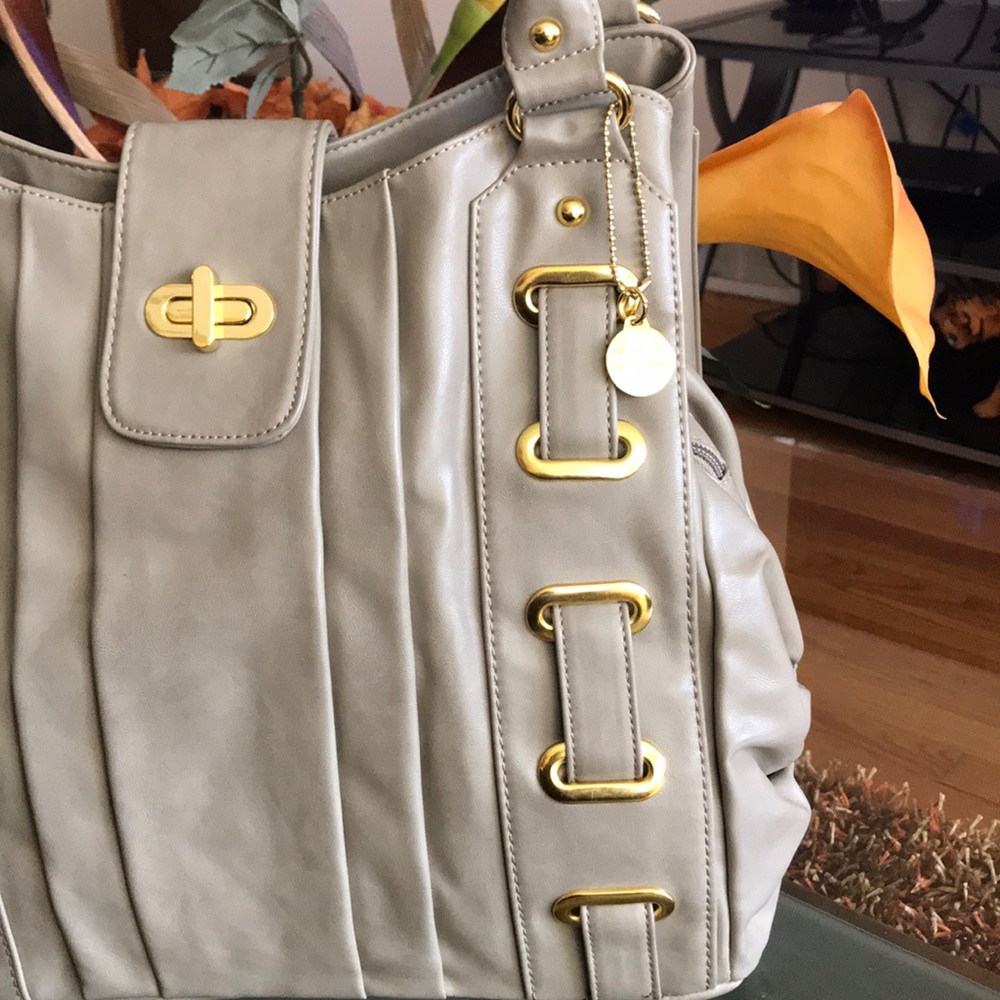 Purse - Picture 2 of 8